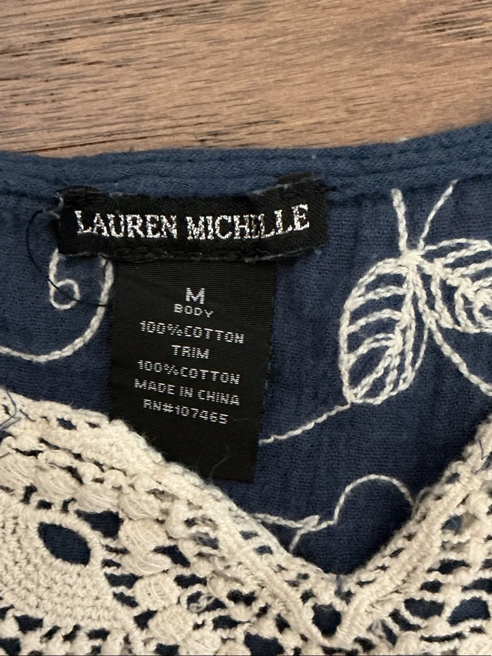 Lauren Michelle Navy Floral 3/4 length sleeve Blouse M with Cream Crochet Trim